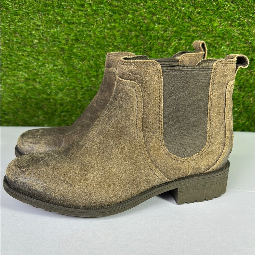 UGG Boots Bonham Chelsea Ankle Pull On Tan Suede Size 7.5